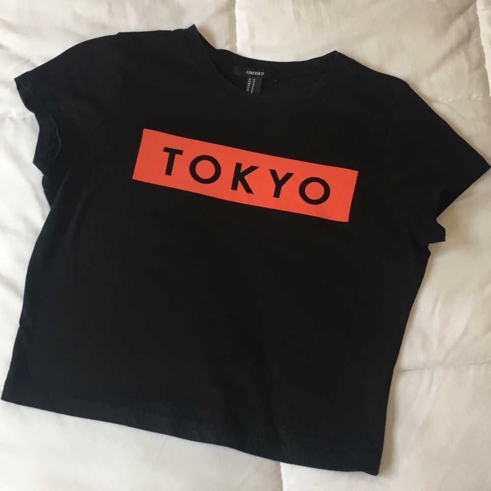 TOKYO Cropped T-shirt